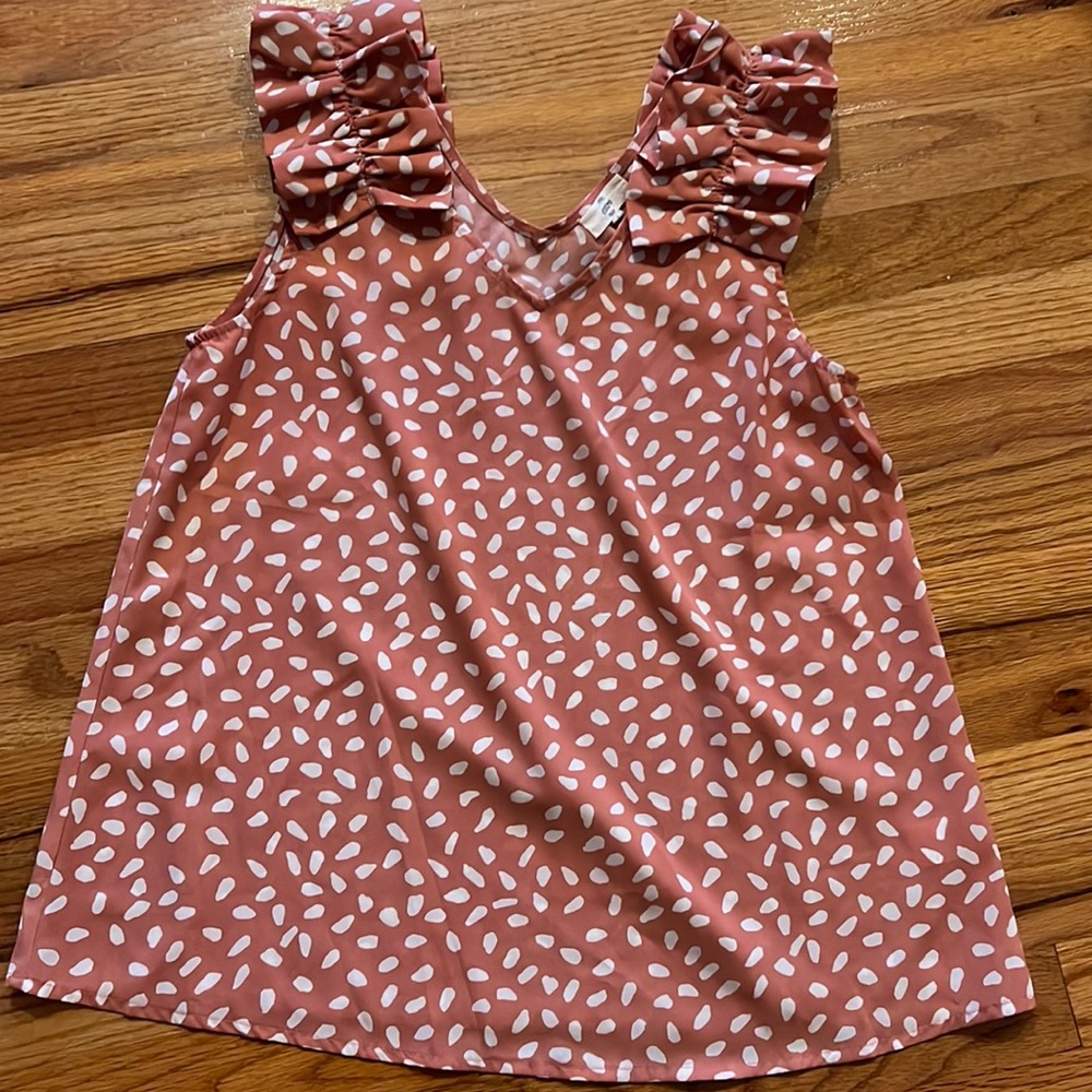 NWOT Adorable ruffle top